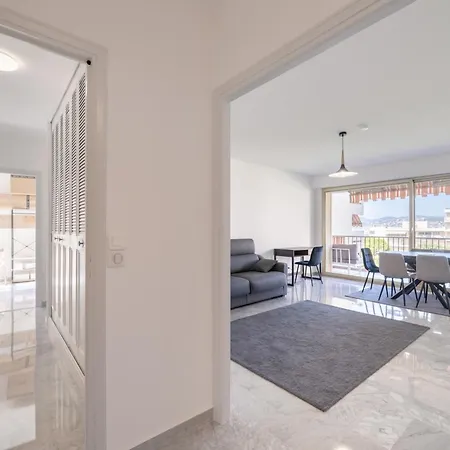 Apartment Spacieux 3 Pieces Avec Piscine Et Tennis Antibes